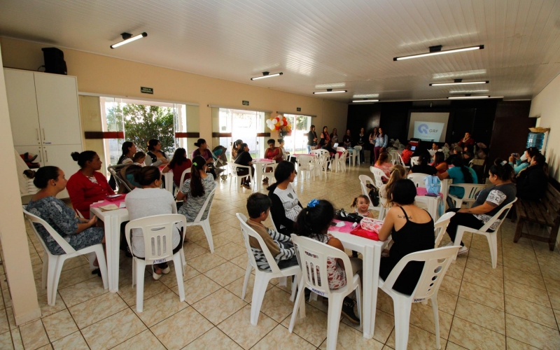 Gestantes da Rede Mãe recebem kits maternidade