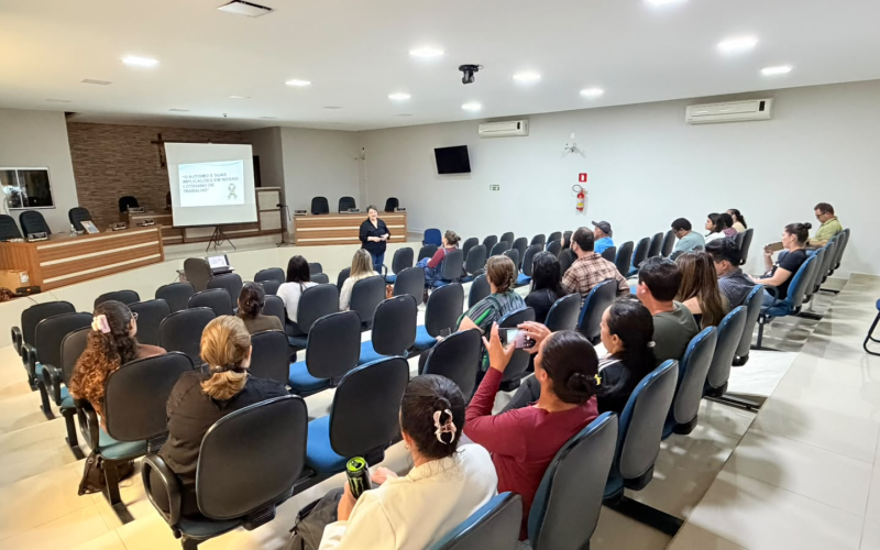 Curiúva recebe qualificação sobre TEA